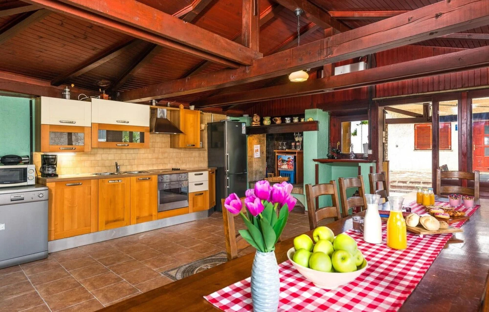 Nice Home in Sisan With Wifi and 7 Bedrooms