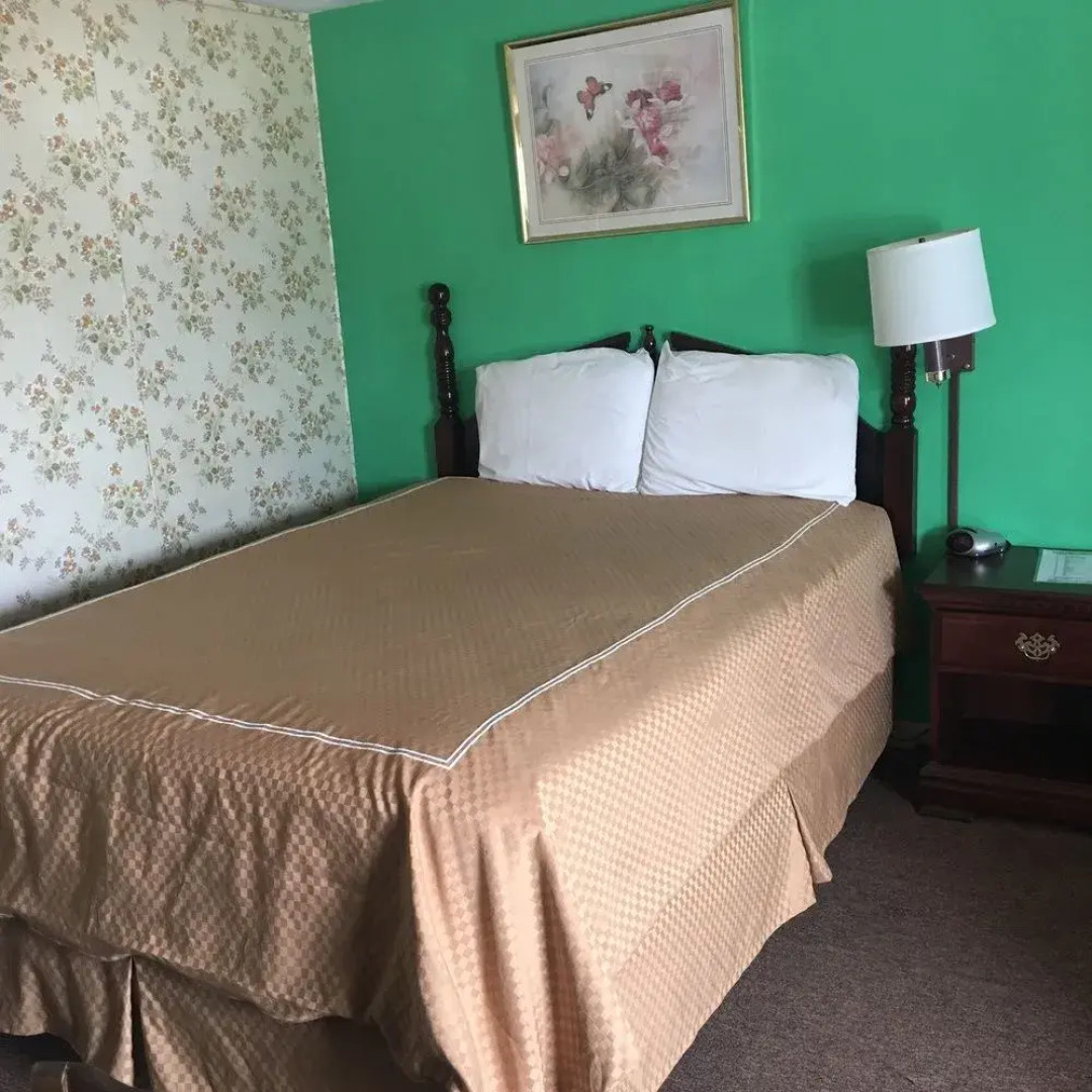 Traveler's Inn Motel