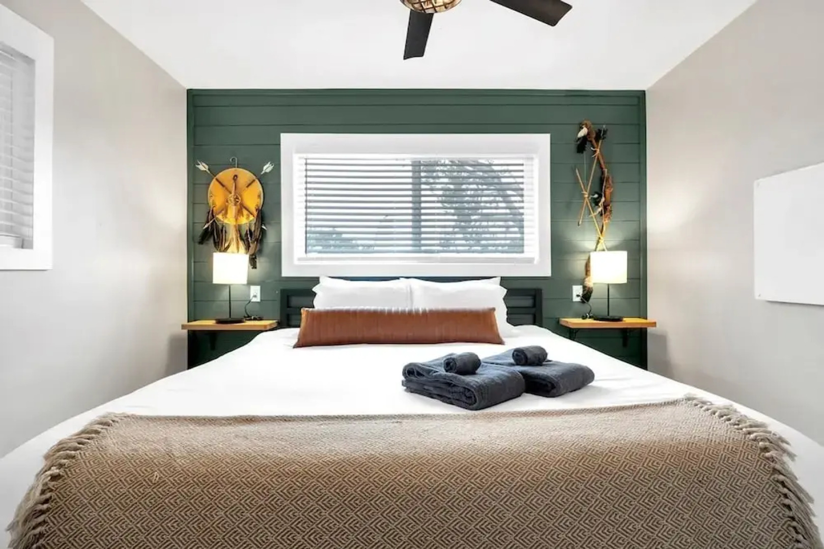 Spacious 4BR Home Near Grand Canyon Sleeps 10