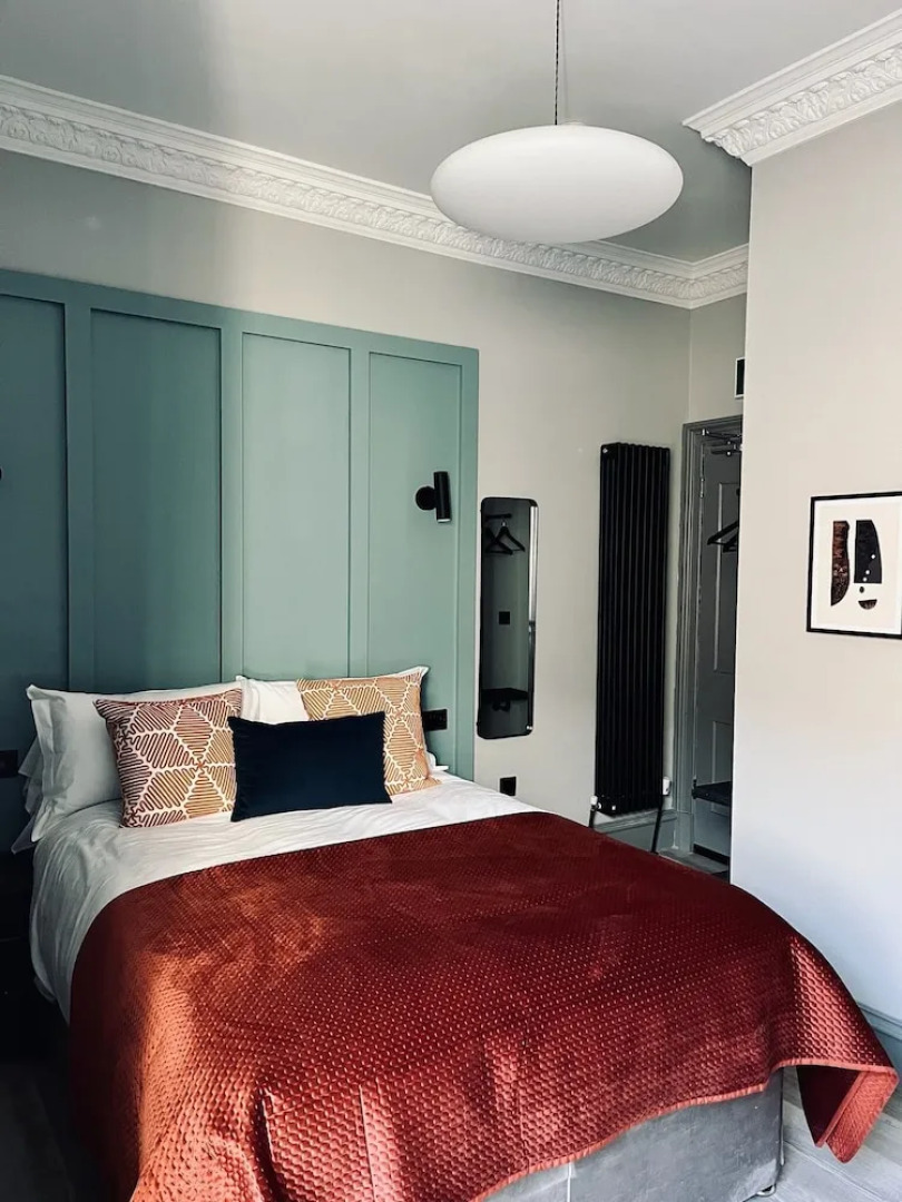 Room in the Borders - 1 Sime Place