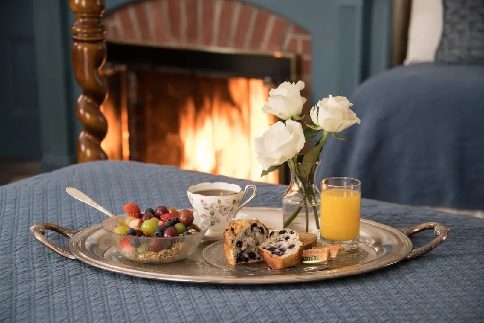 Mira Monte Inn & Suites