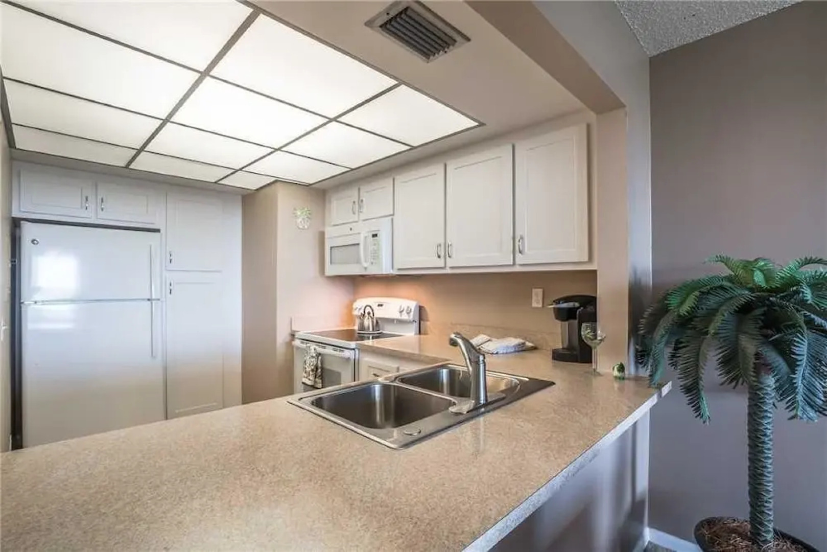 Palma Del Mar D601 - One Bedroom Condo