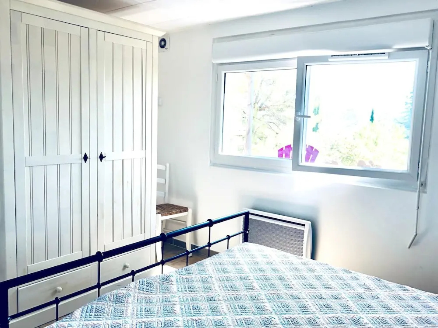 Apartment With one Bedroom in Le Beausset, With Wonderful sea View, Pool Access, Enclosed Garden - 8 km From the Beach