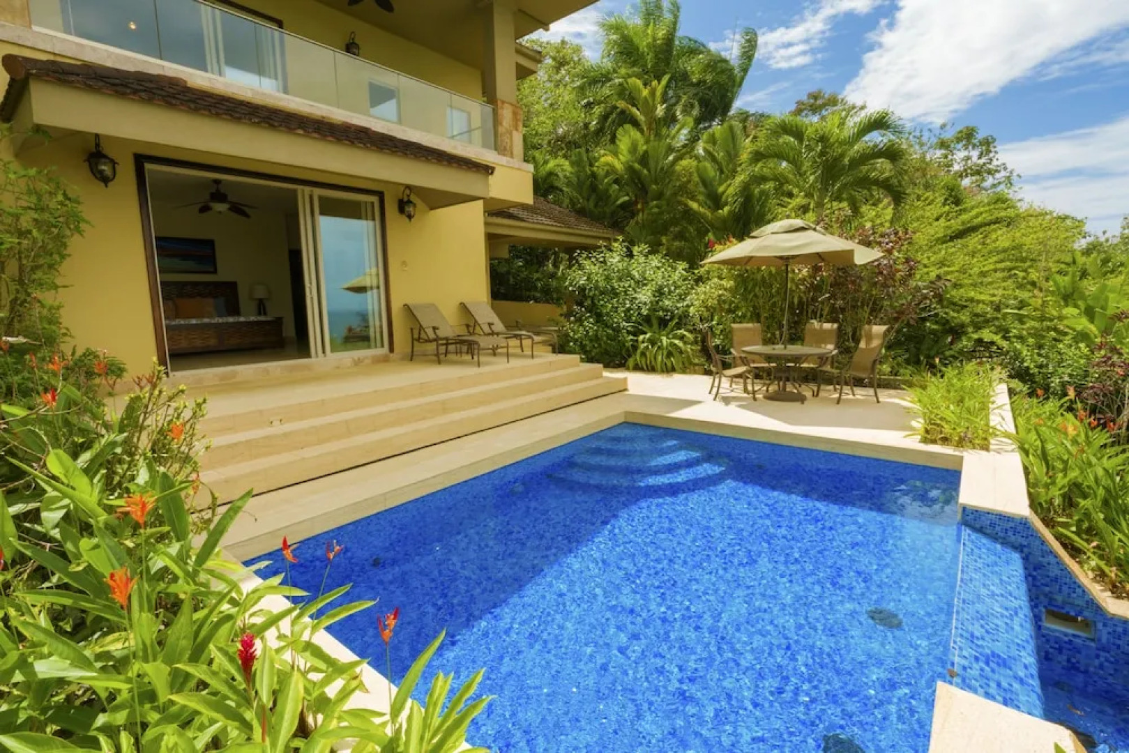 The Island Hub at Red Frog Beach Resort