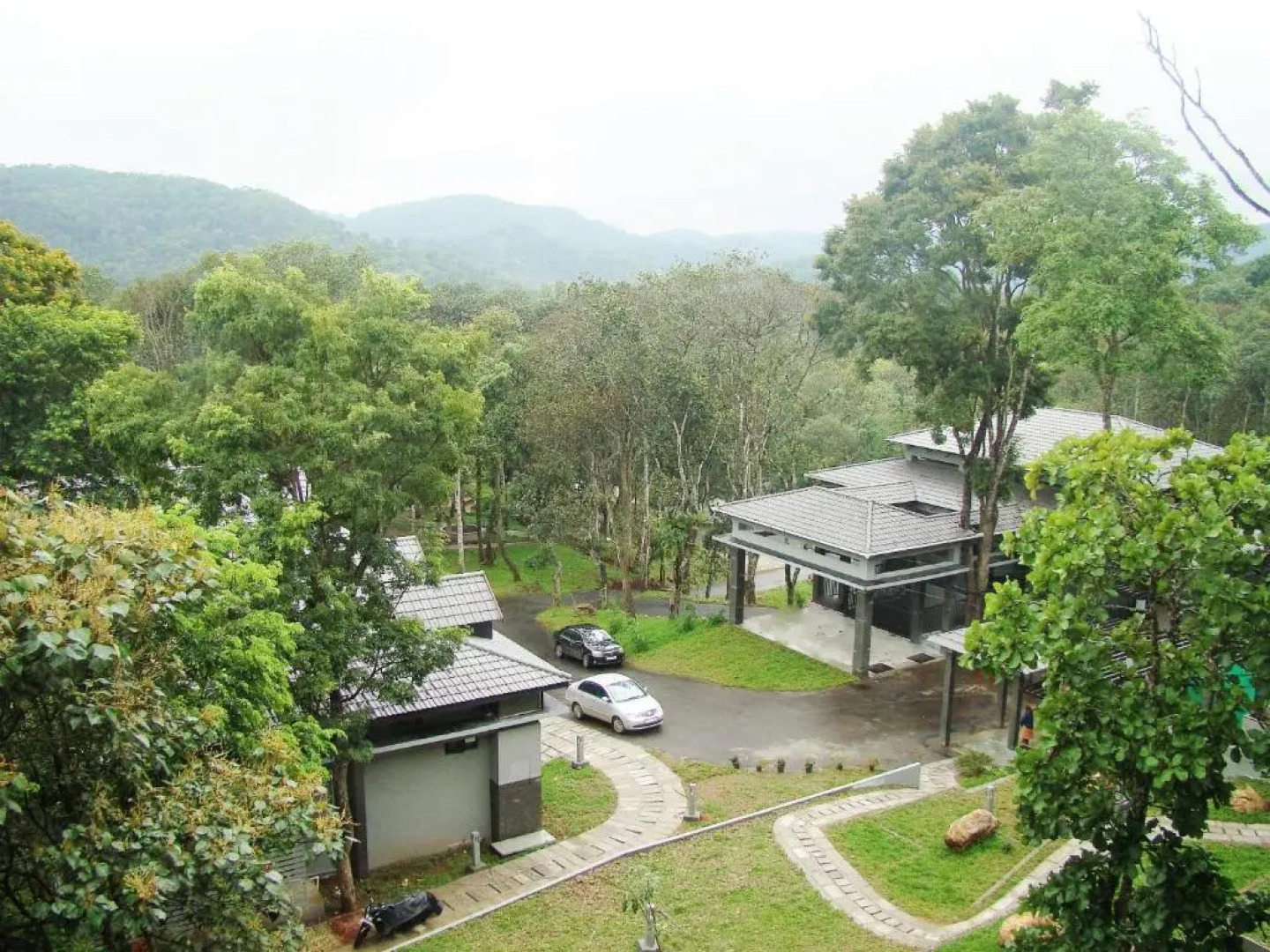 The Mountain Courtyard Thekady