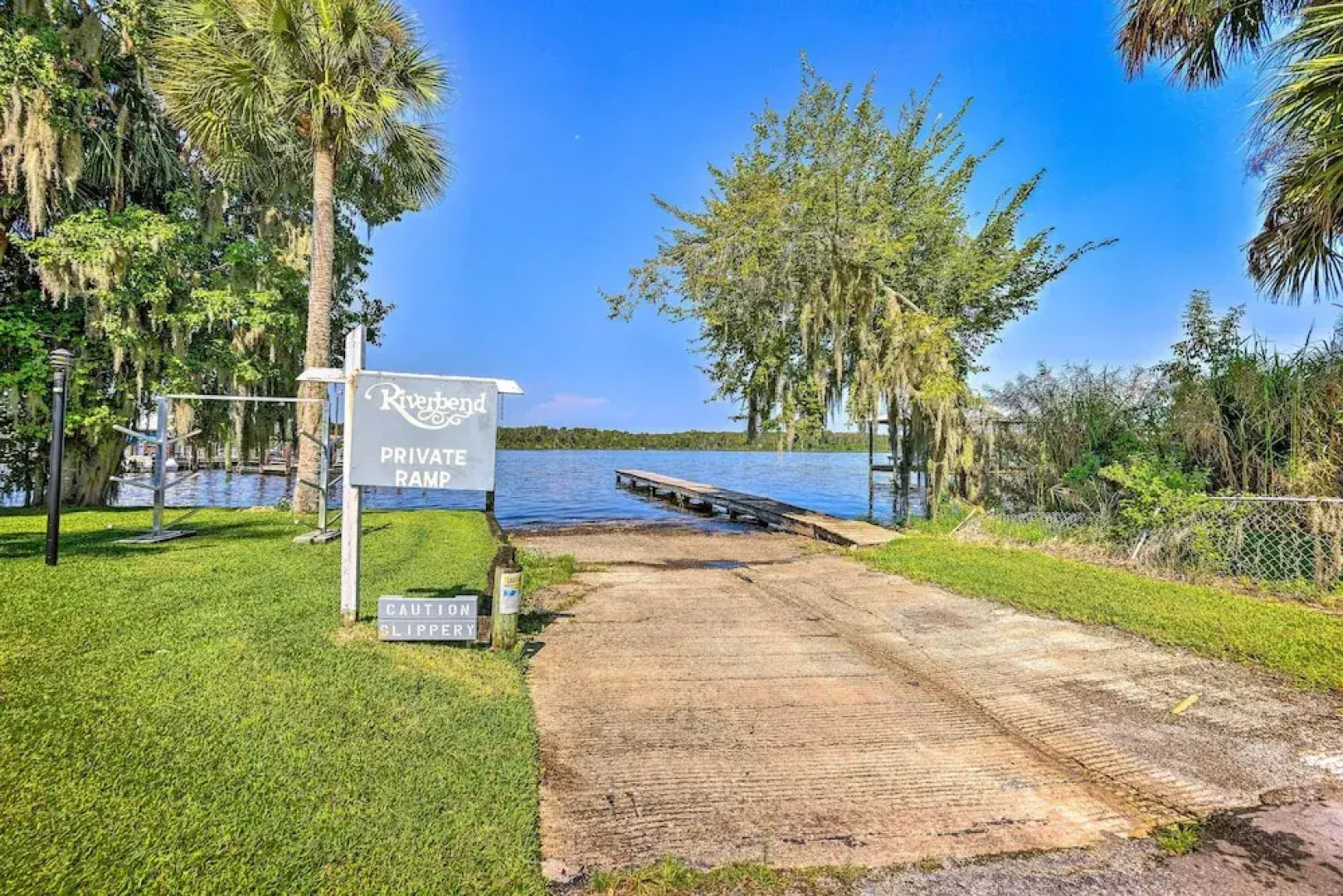 Pool Access & Lanai: Riverfront Welaka Condo!