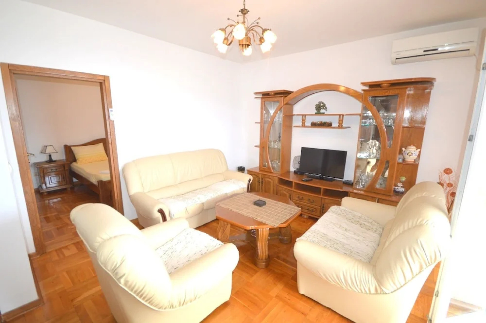 Seafront Apartment Bijela