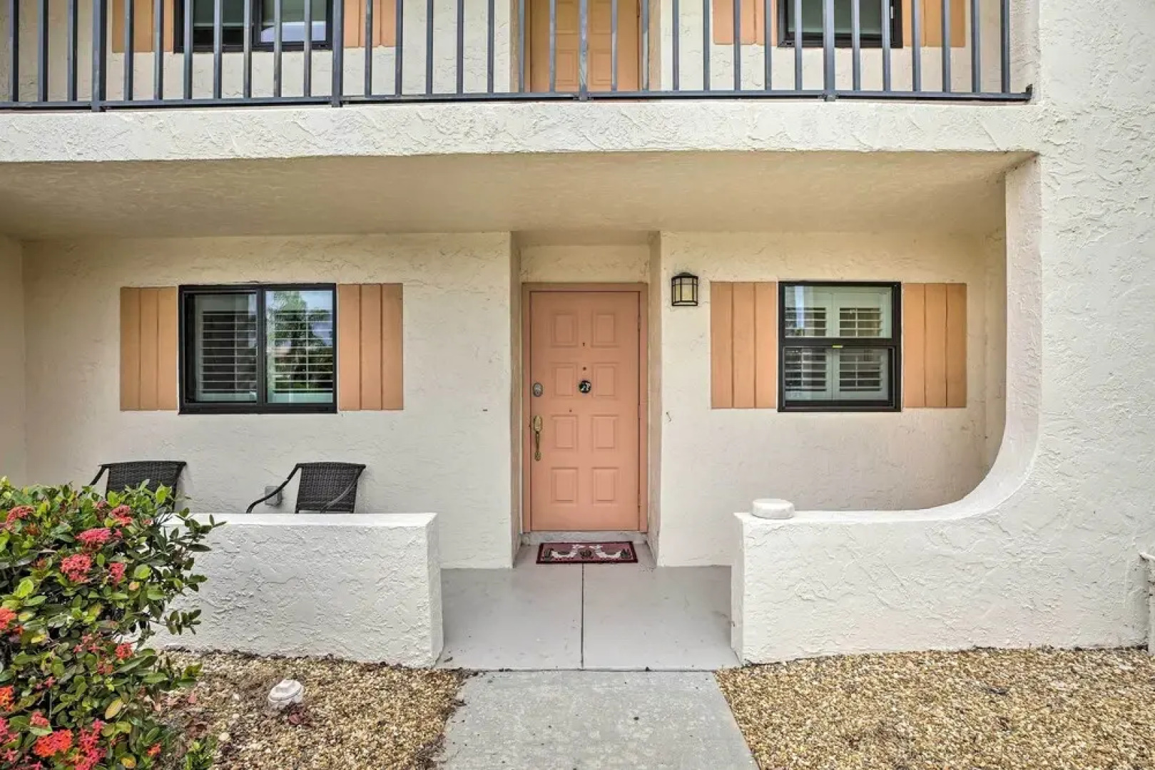 Cheery Condo With Pool Access: 3 Miles to Beach!