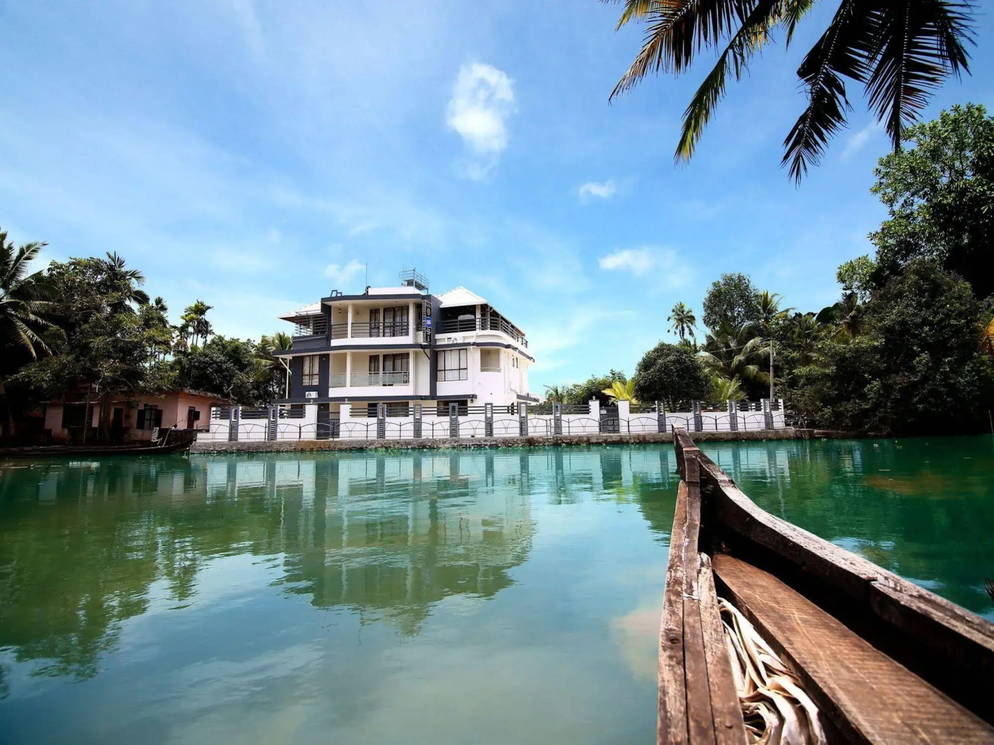 OYO 2589 Hotel Captains Cabin