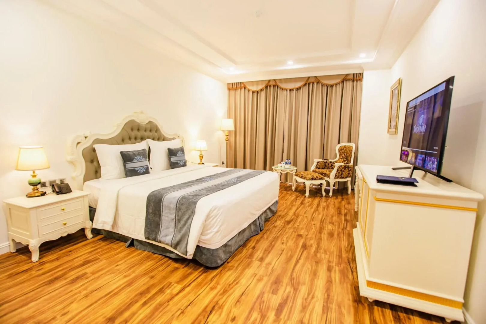 Minh Phu Diamond Palace hotel