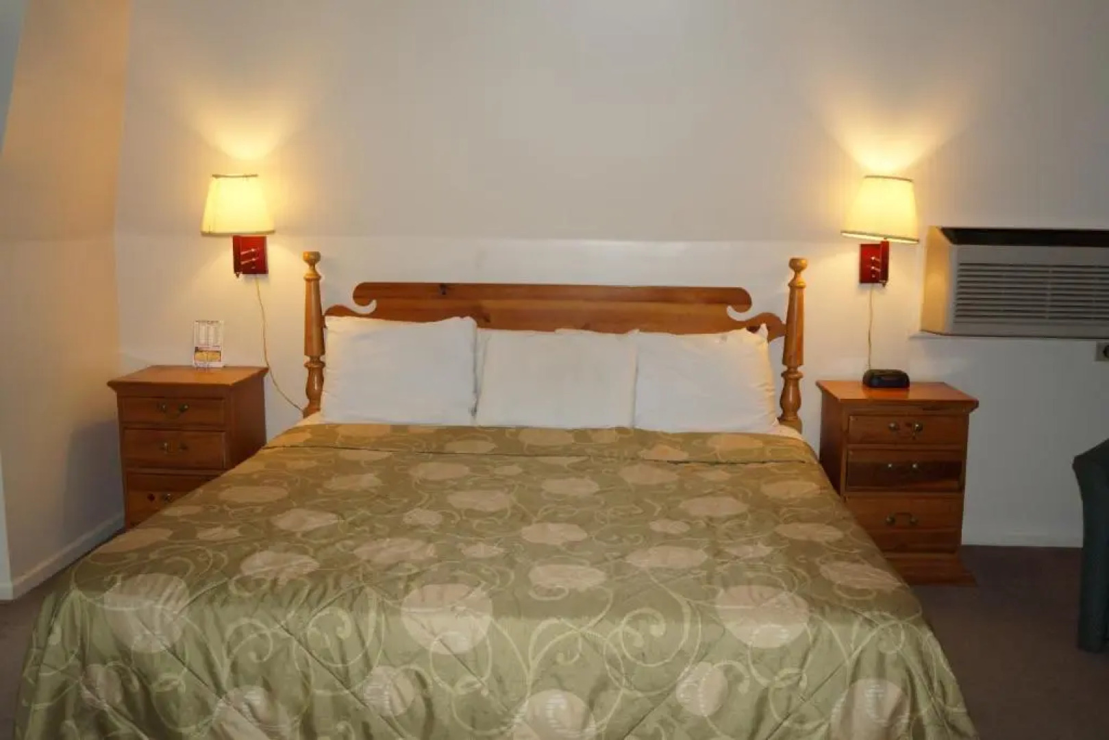Country Squire Inn & Suites