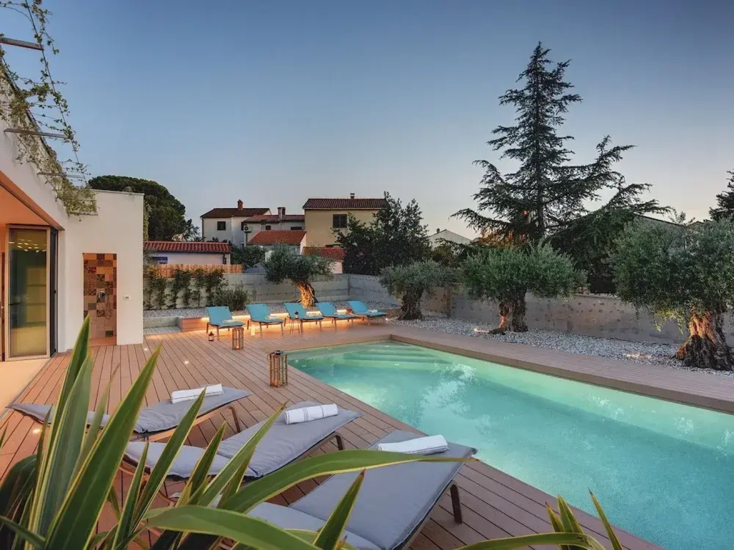 Villa in Stinjan With Pool and Sea View