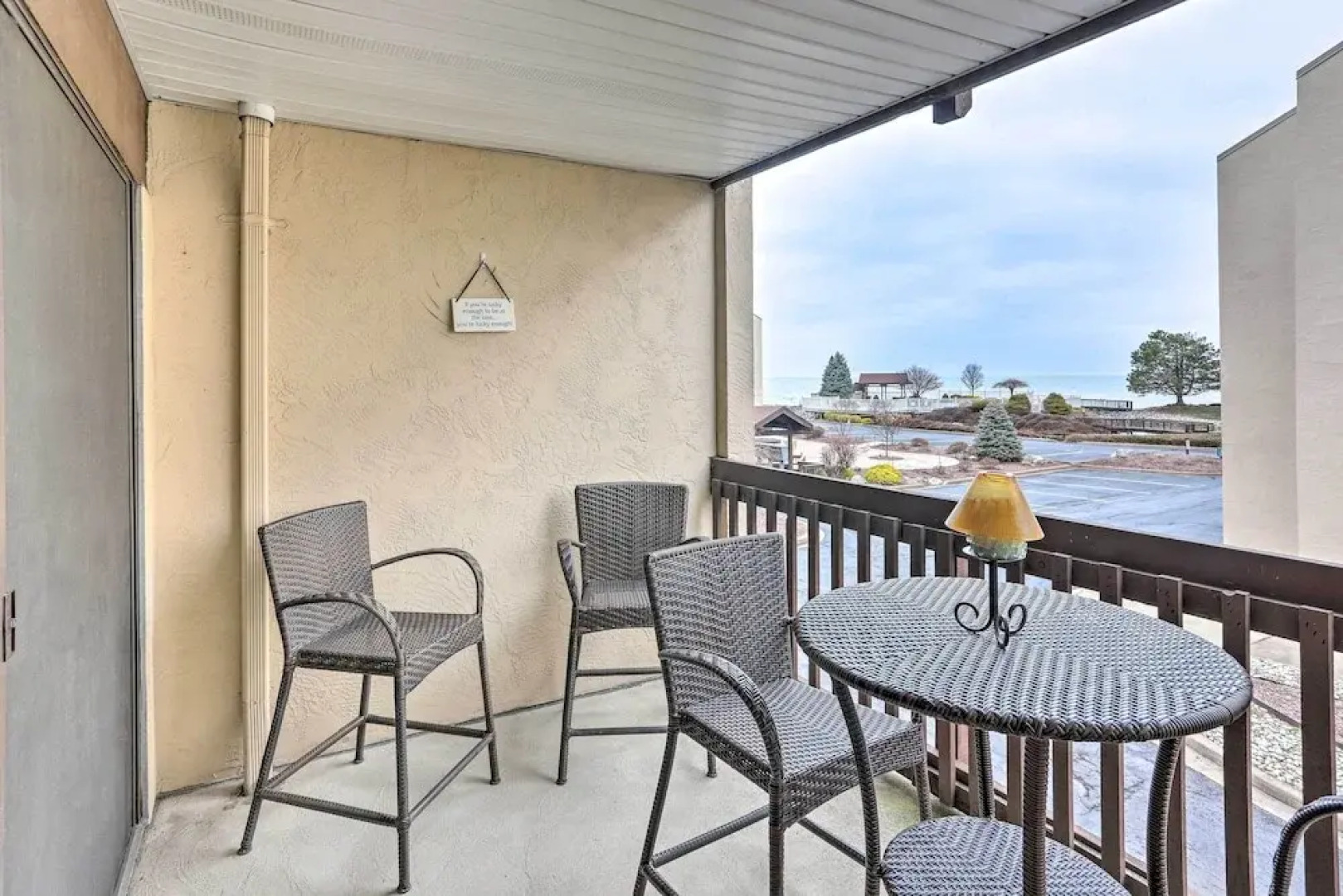 The Shores Condo w/ Beach Access < 2 Mi to Dtwn!