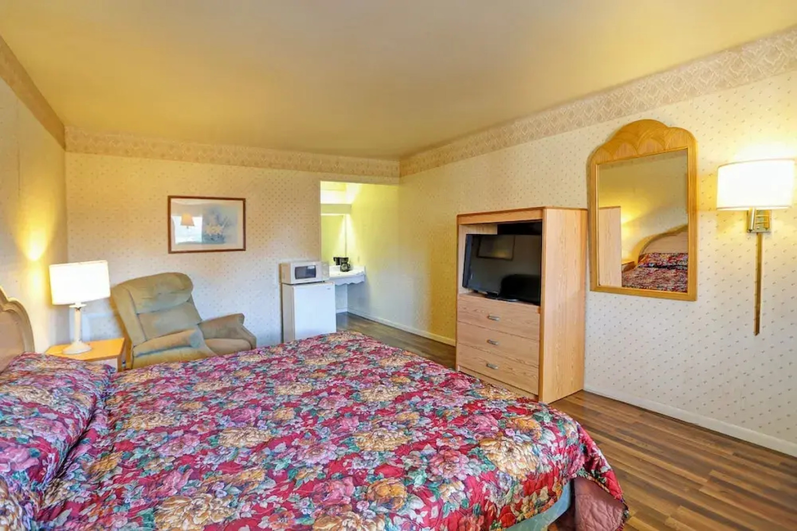 Hotel O Relax Inn Lewisburg near I-64