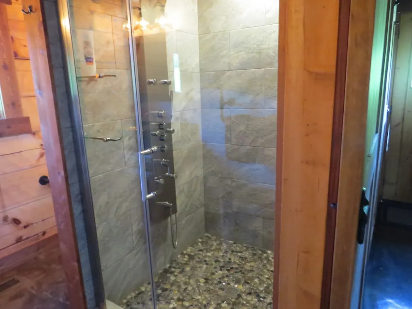 Southern Comfort Lakeside Cabin Resort