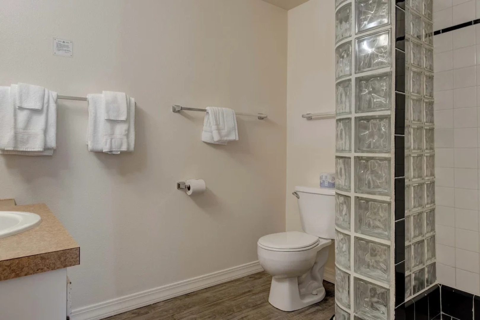 Ester Lee Oceanview Inn