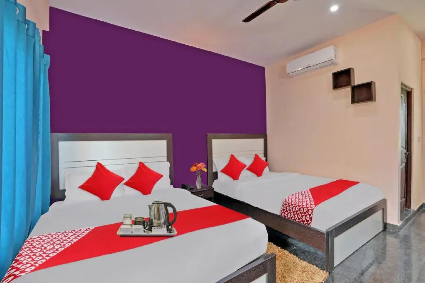 Flagship 93452 The Runway Inn Resort