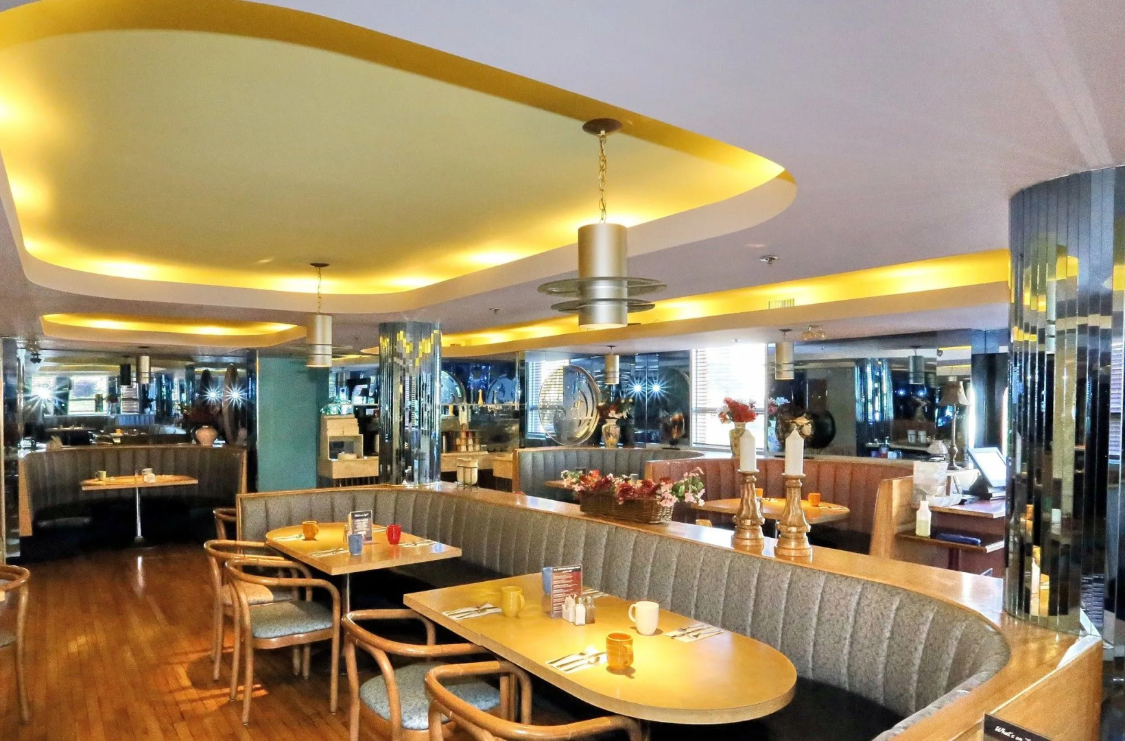 James Bay Inn Hotel & Suites