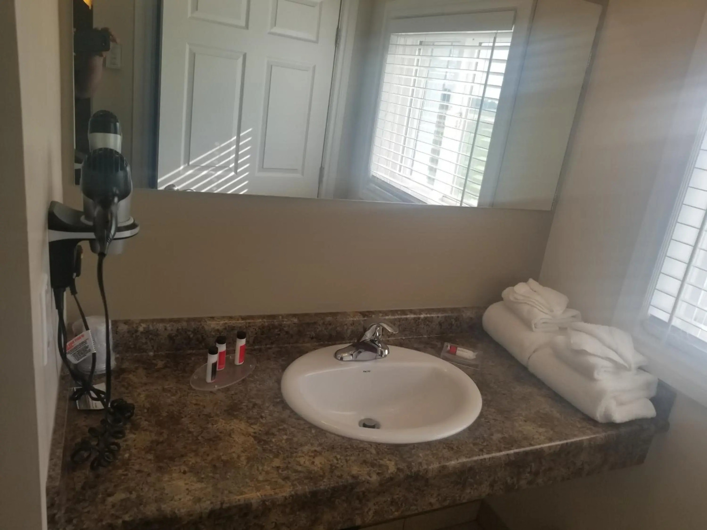 Super 8 by Wyndham Smoky Lake