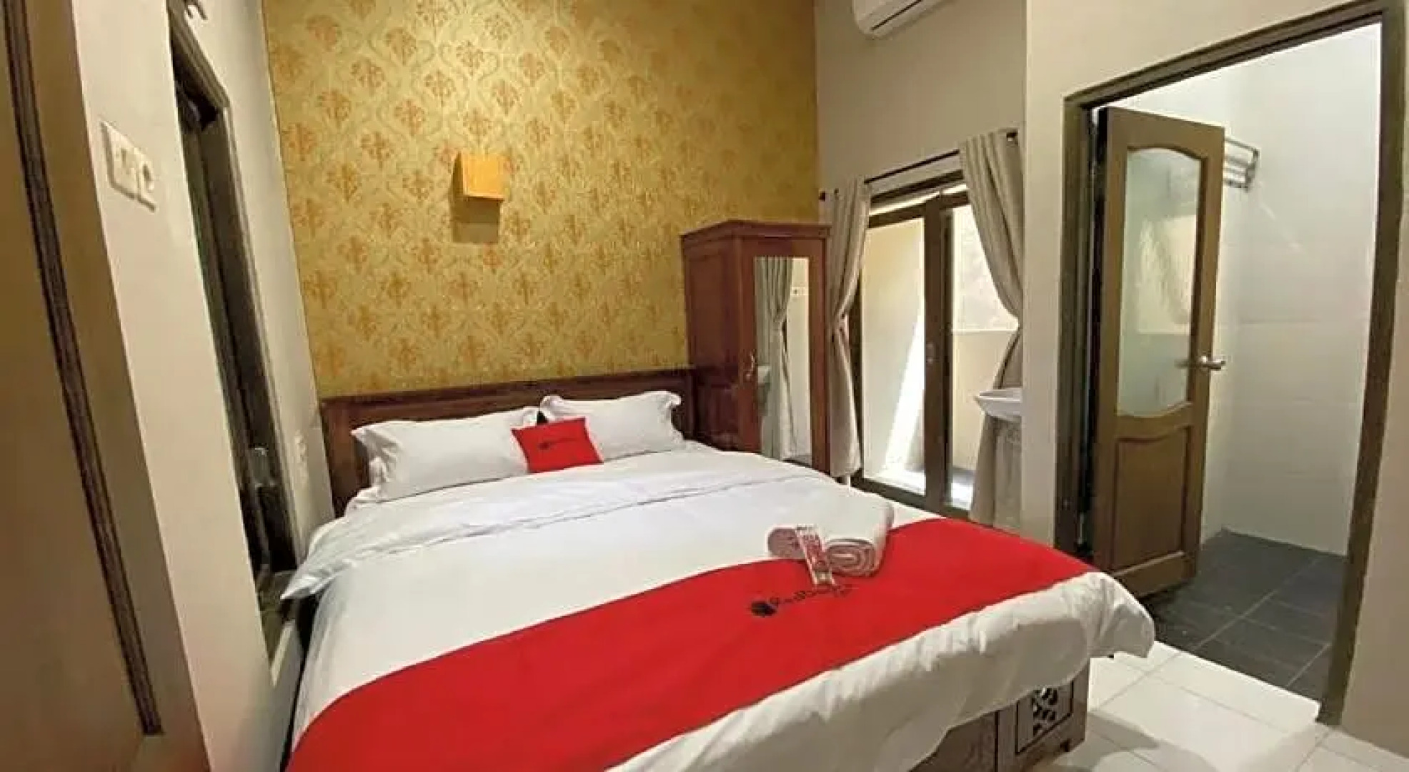 RedDoorz near Mojokerto Train Station