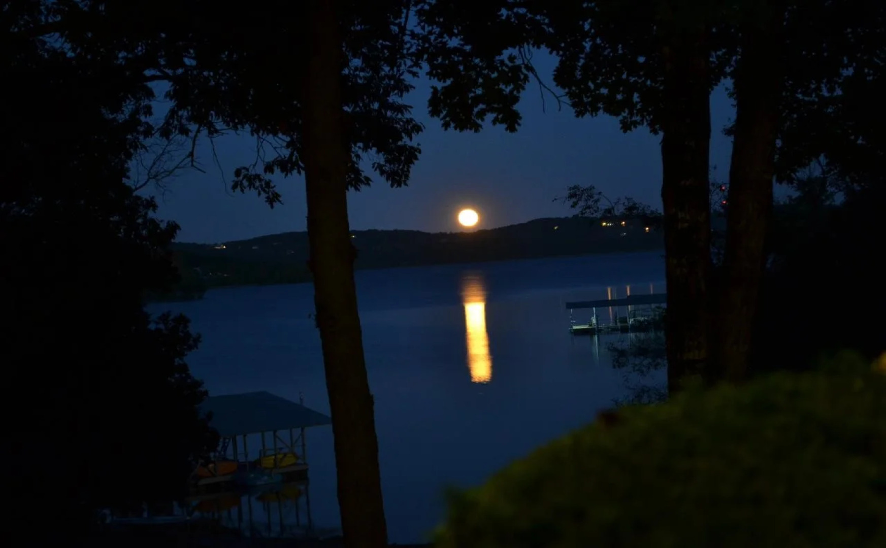 Anchor Inn on The Lake Bed and Breakfast