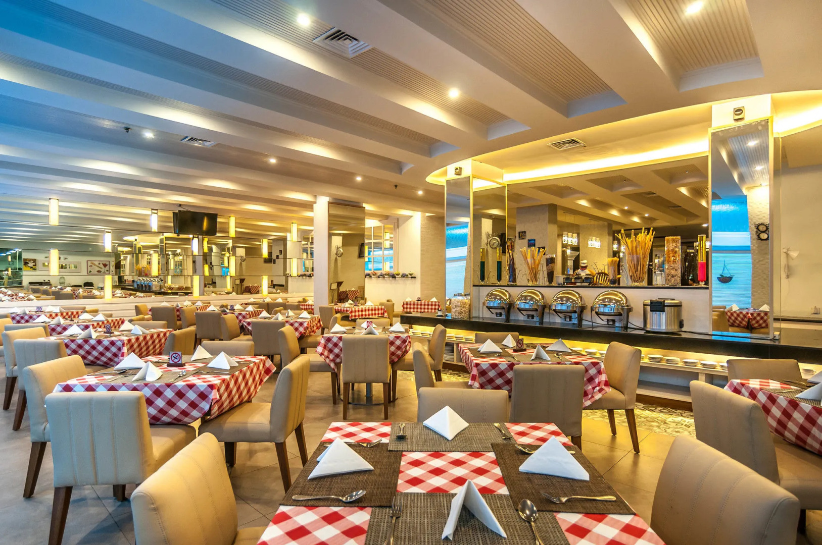 Horison Ultima Makassar