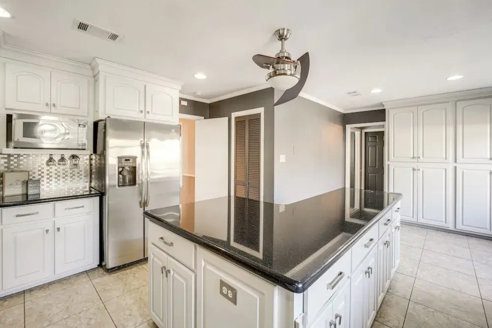 2 Mi to Gulfport Beaches: Poolside Paradise!