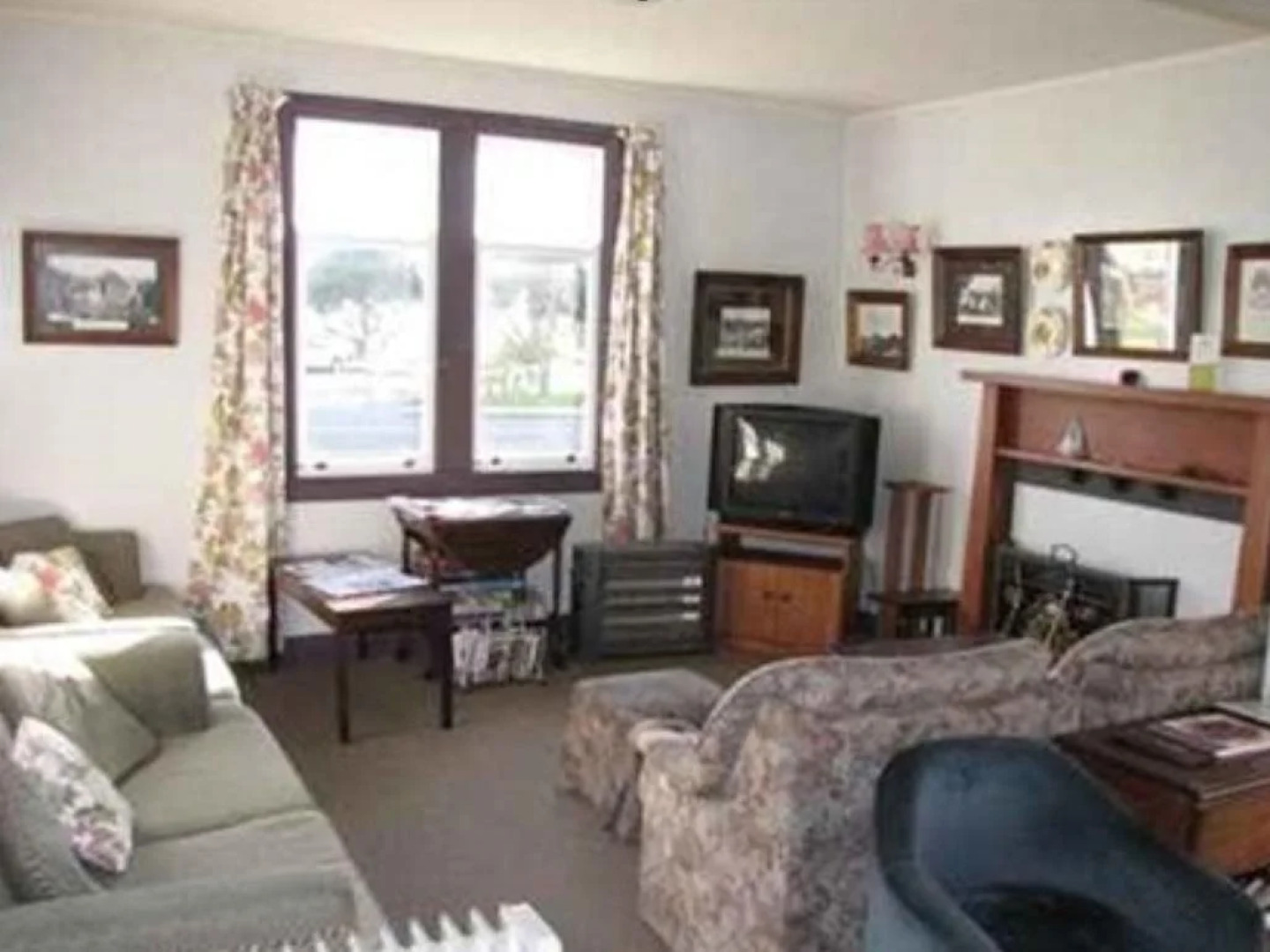 Barnacles Seaside Inn - Hostel