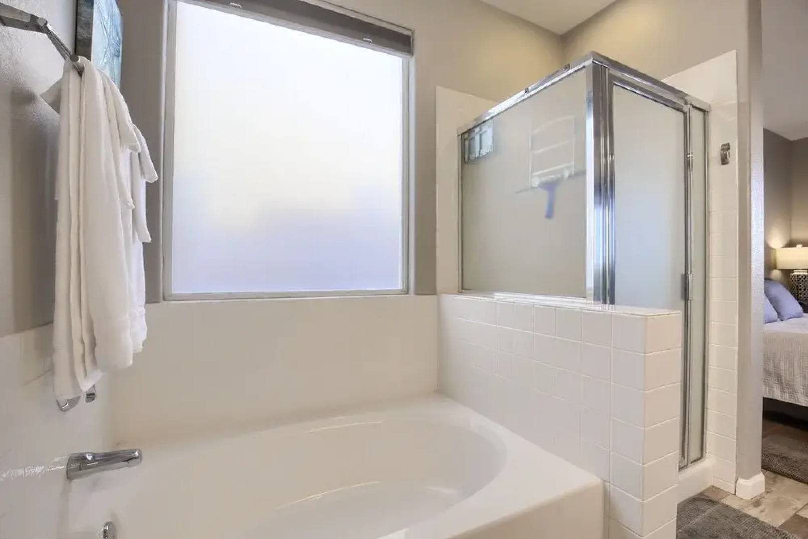 Nevada Elegance Newly Upgraded, 20 min From Strip!