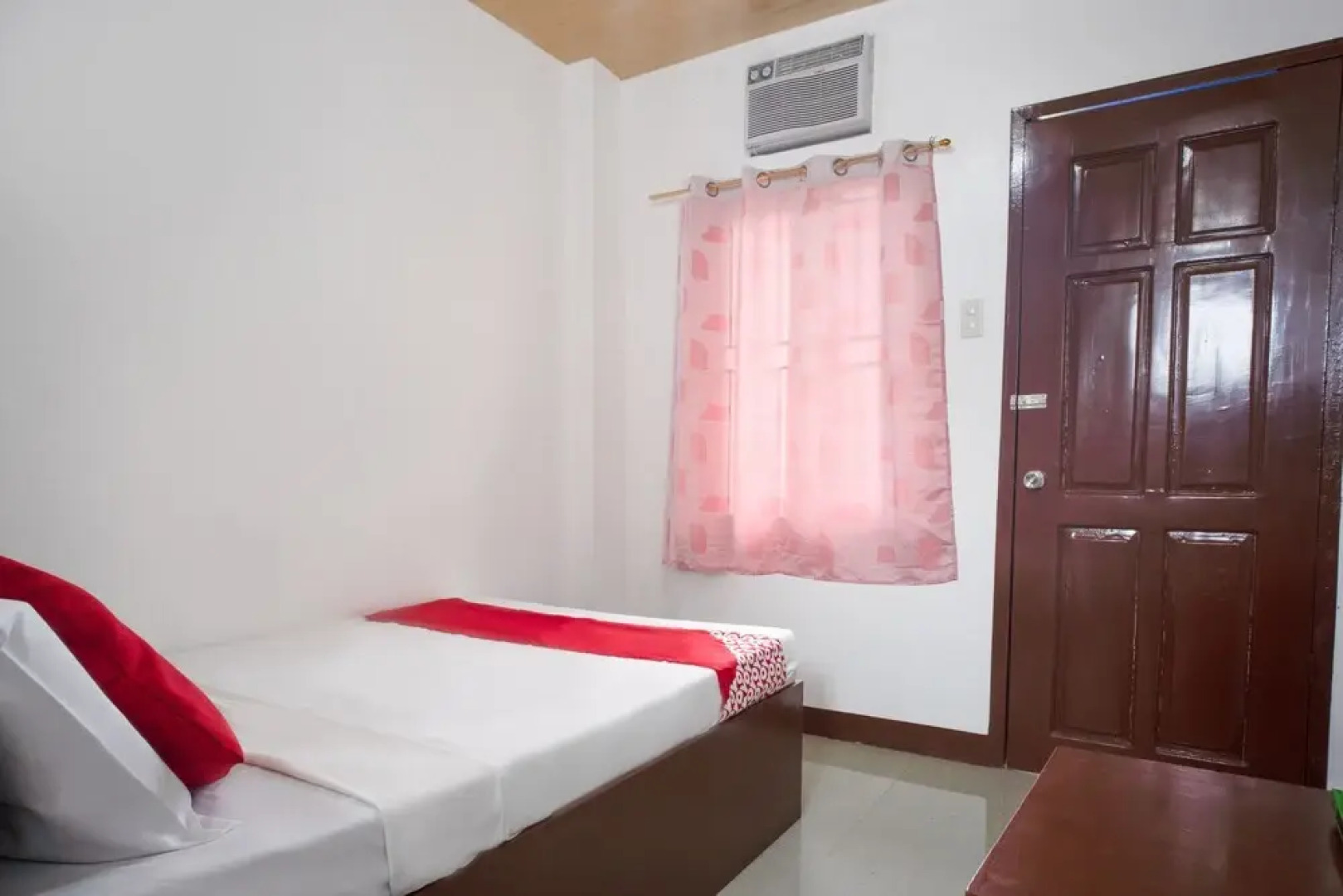 OYO 615 Cvp Hotel (Vaccinated Staff)