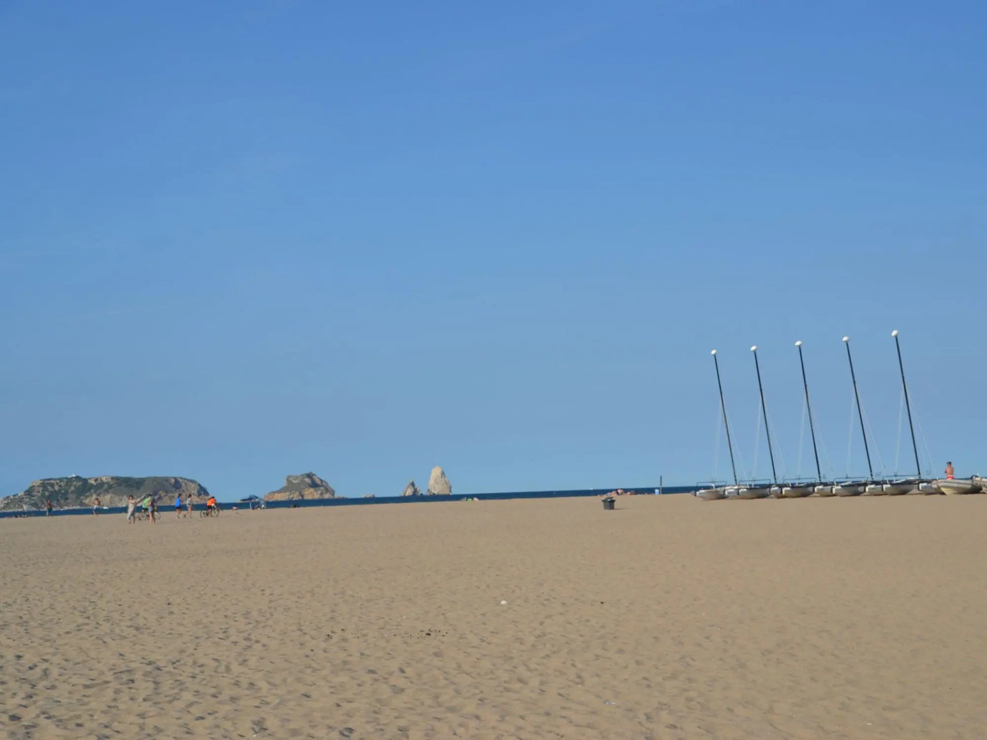 Cozy Holiday Home in L'Estartit with Swimming Pool