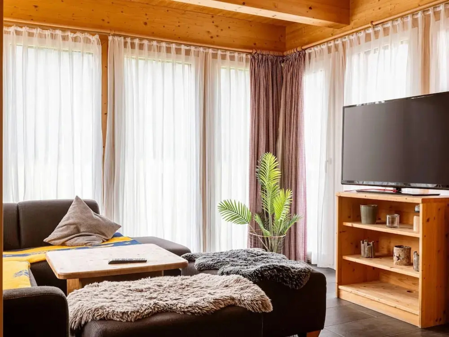 Luxurious Chalet in Murau with Outside Hot Tub