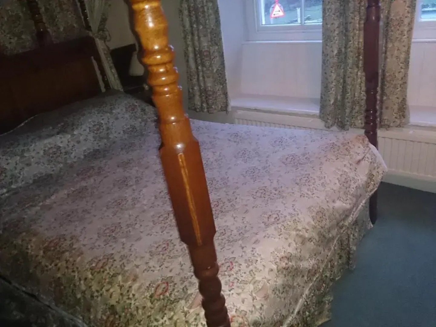 OYO Rose & Crown Hotel