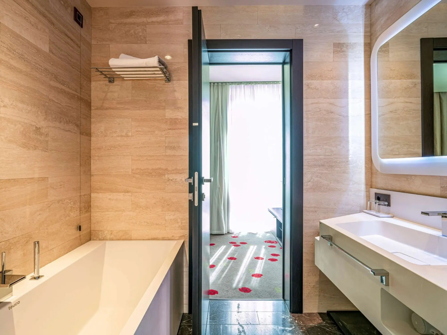 Дизайн-отель BERDS Chisinau Mgallery Hotel Collection