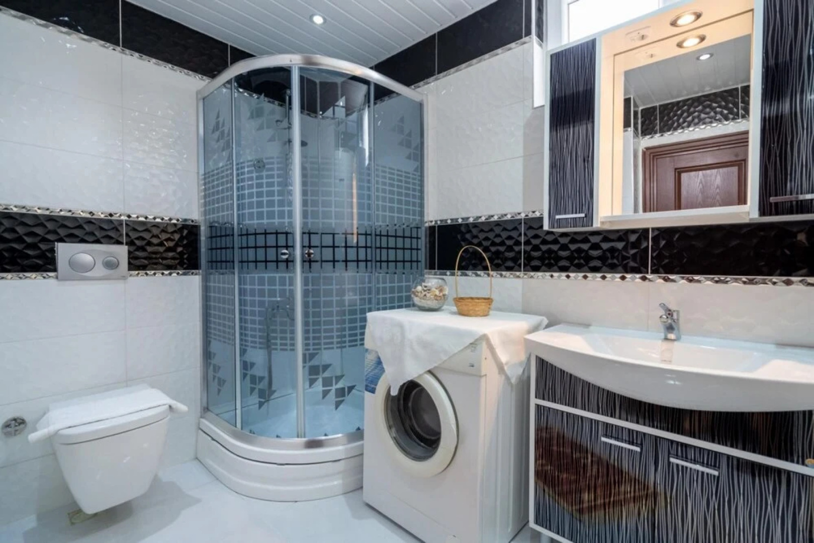 Serene House in Antalya With Shared Pool Garden