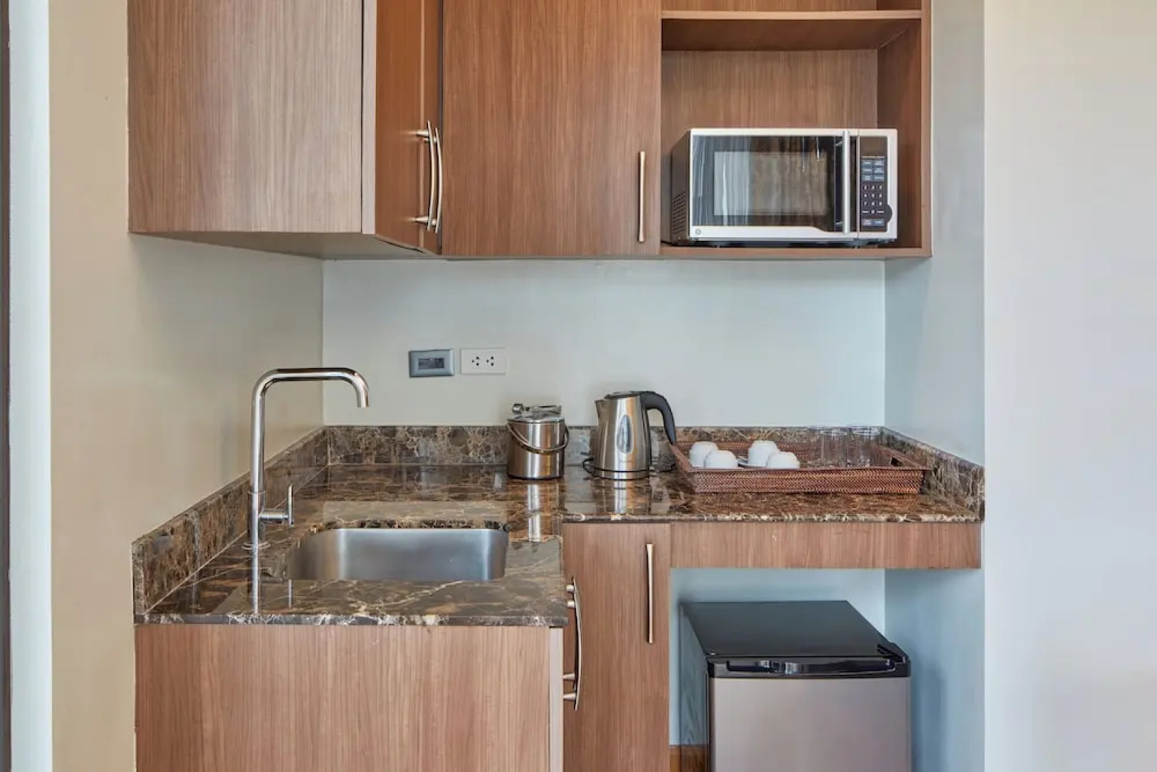 Holiday Inn & Suites Batangas Limapark by IHG