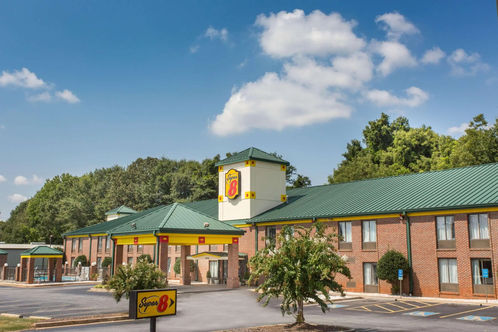 Super 8 By Wyndham Spartanburg/I-26 Exit 22