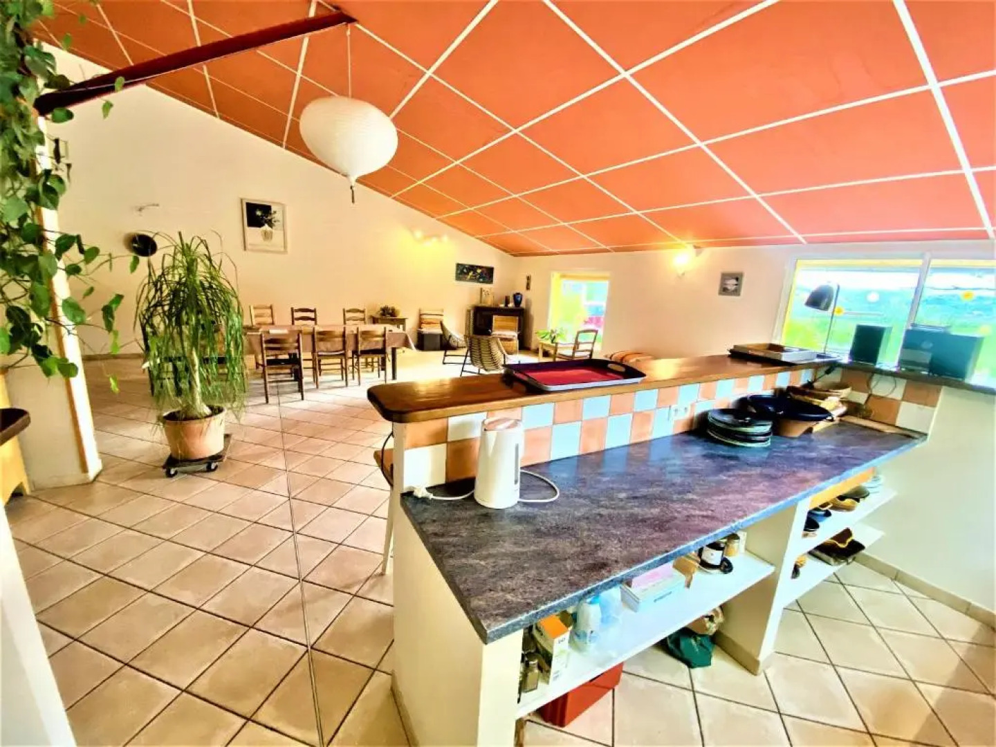 CHAMBRES D'HOTES 2 à 4p ou GITE DE GROUPE 16p, 7 ch, 6 sdb, parc et salle de réception