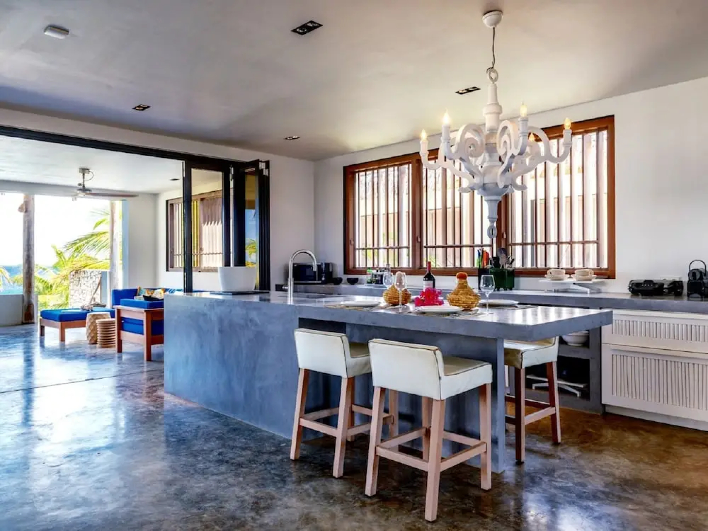 Lavish Villa by the Sea in Kralendijk With Pool