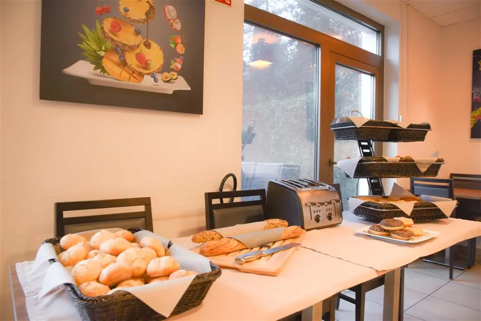 Mandarina Hotel Luxembourg Airport ( Ex Campanile)