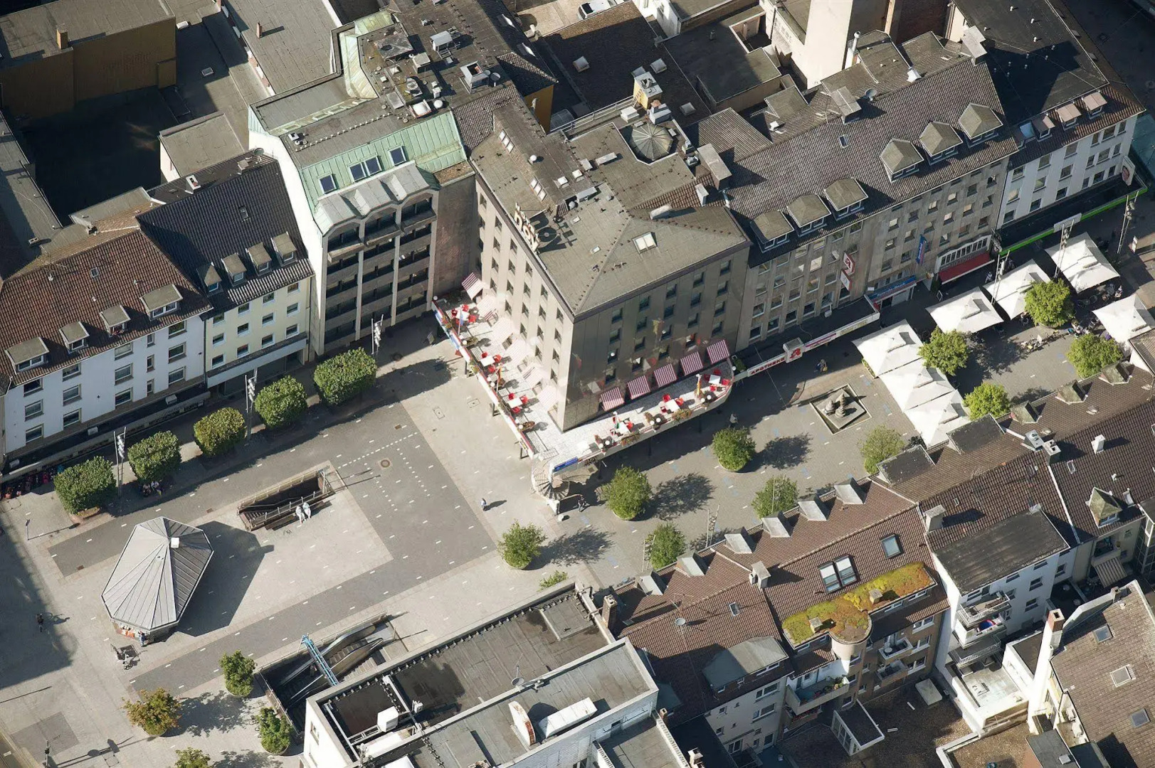 Tante ALMA's Mülheimer Hotel