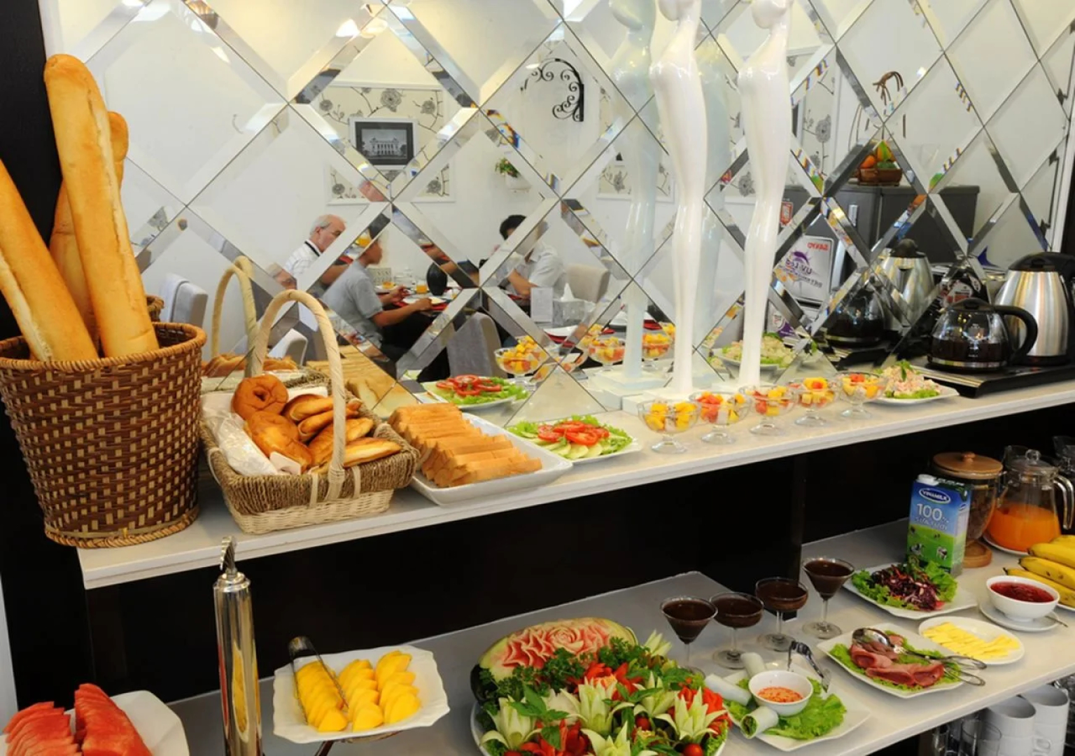 Hanoi Glance Hotel