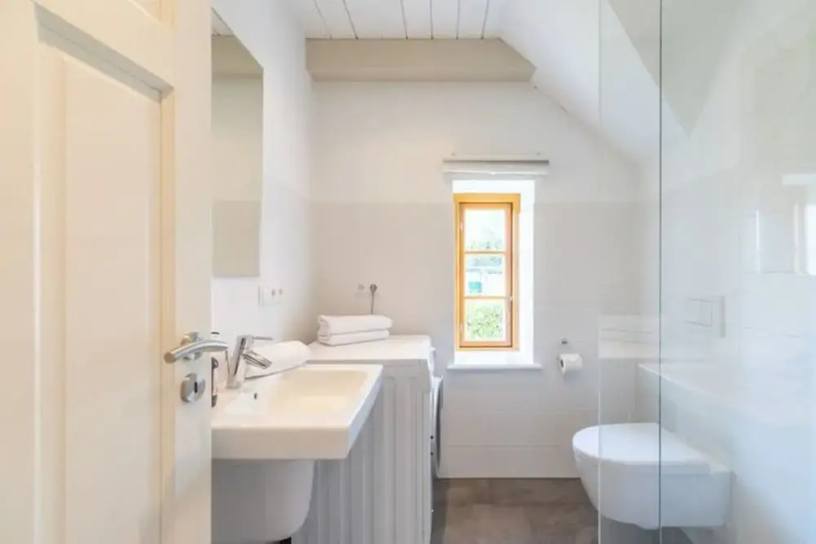 Historisches Reetdachhaus in Ruhiger Lage