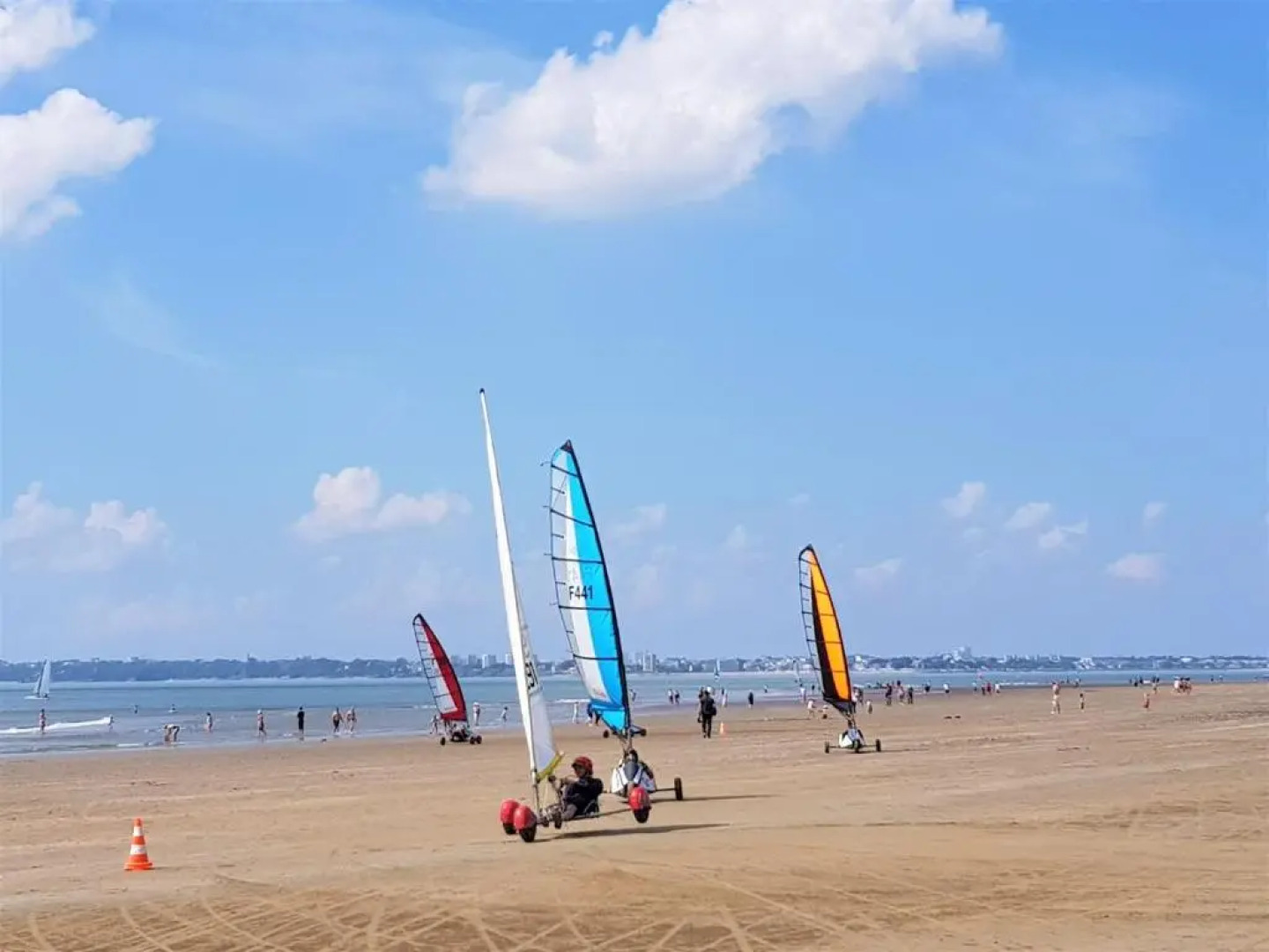 4 Star Village Cozy Chalet Near Beach