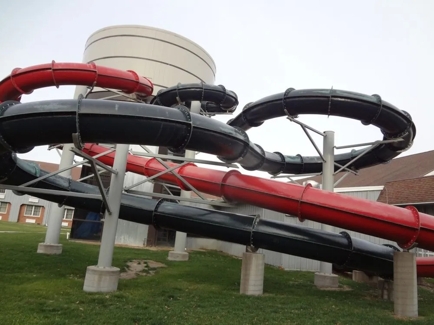 Ramada Williamsburg and Wasserbahn Waterpark