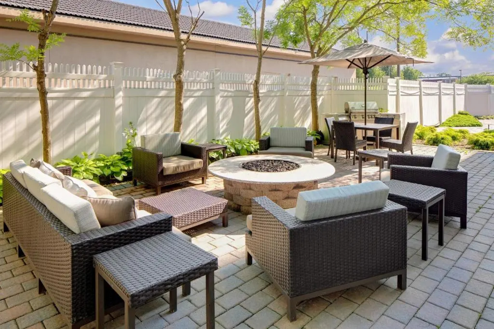 Courtyard by Marriott Long Island MacArthur Airport