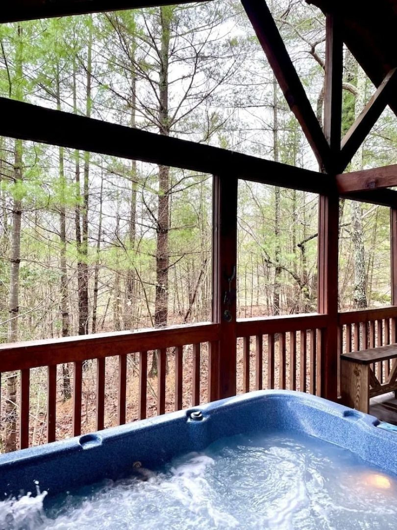Private and Perfect! - hot tub, king bed, fireplace - dog and motorcycle friendly Studio Cabin by RedAwning