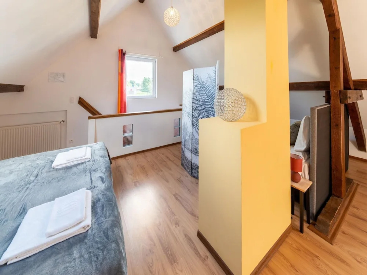 Family Villa Near Lake