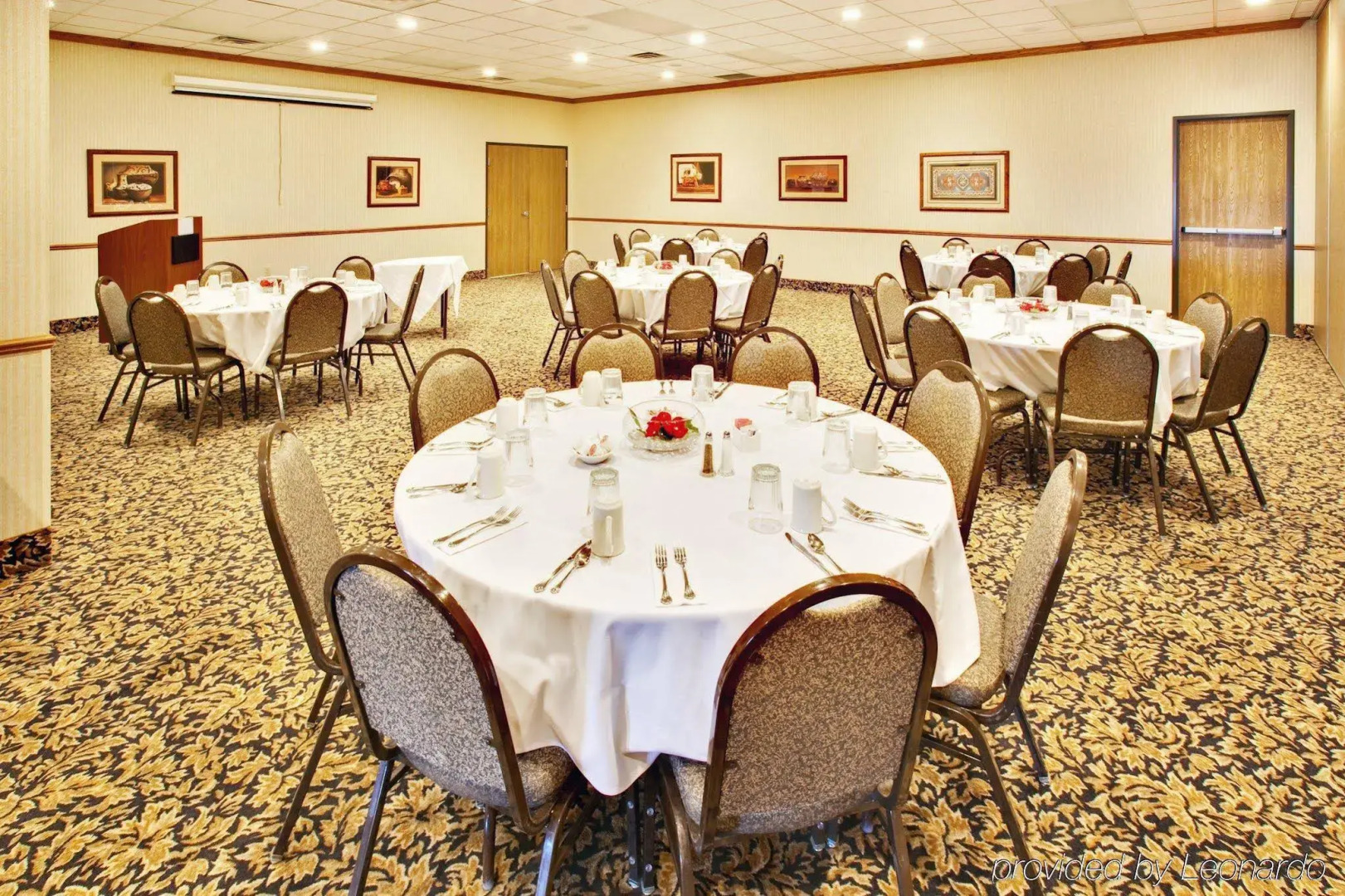 Holiday Inn Express & Suites - North Platte by IHG