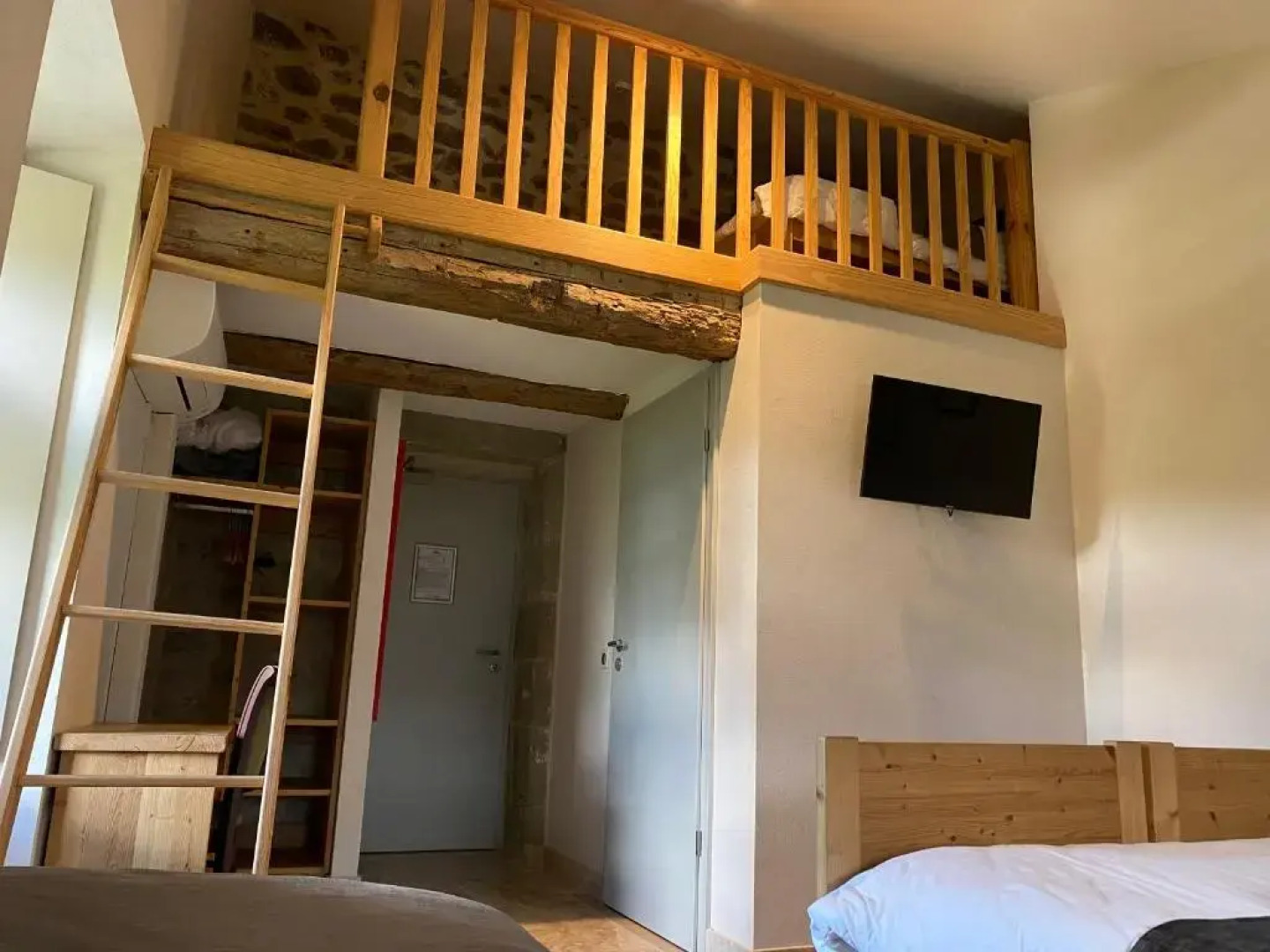 La SCIC du Château de Poët-célard